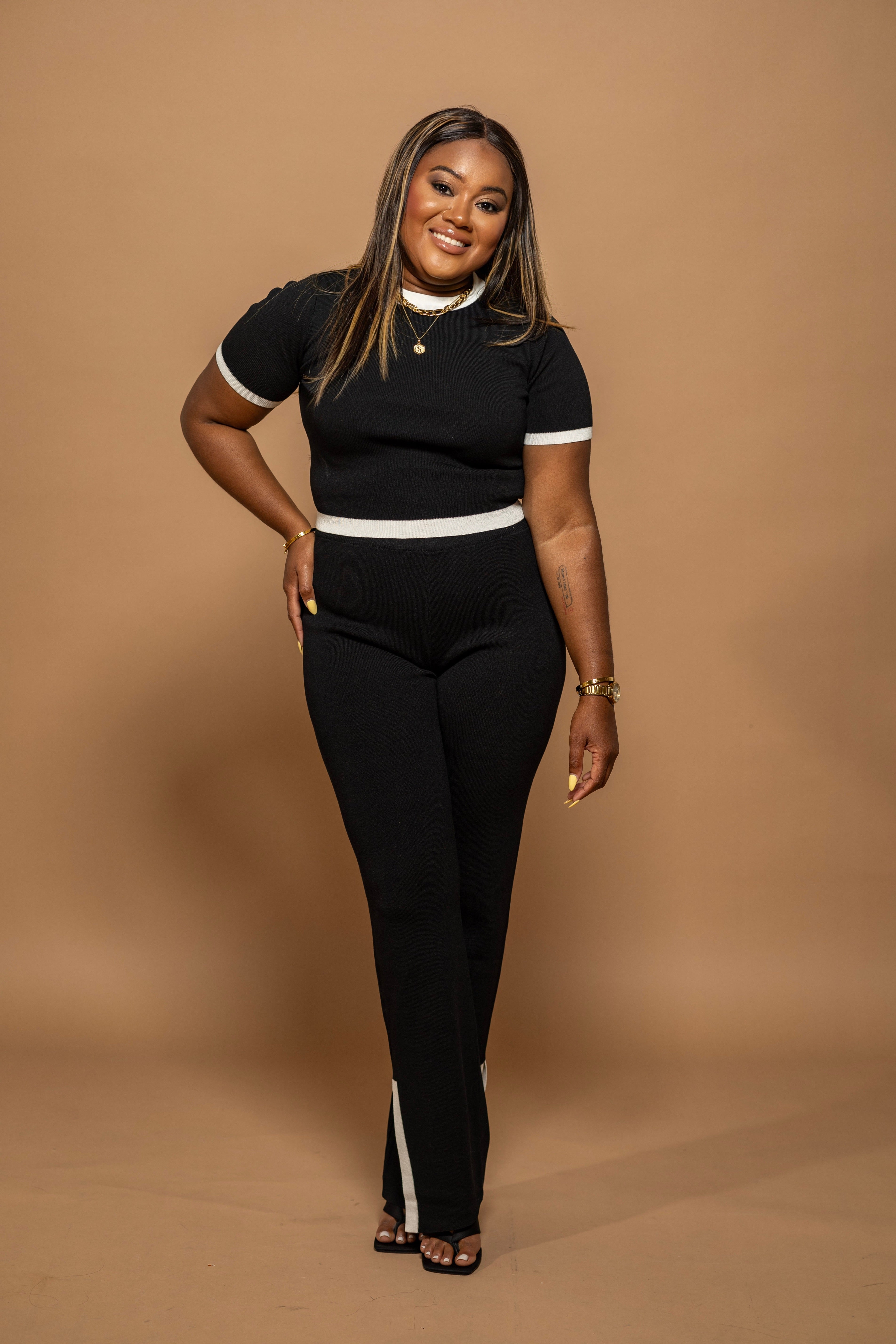 Monochrome Muse Knit Set – Crop Tee & Slit Pant Duo (Ivory/Black)