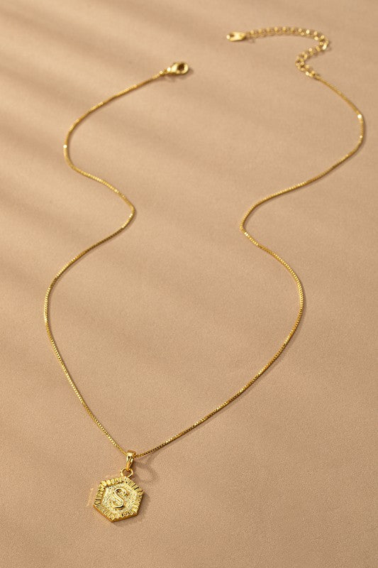 INTIAL GOLD NECKLACE