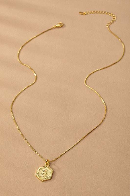 INTIAL GOLD NECKLACE