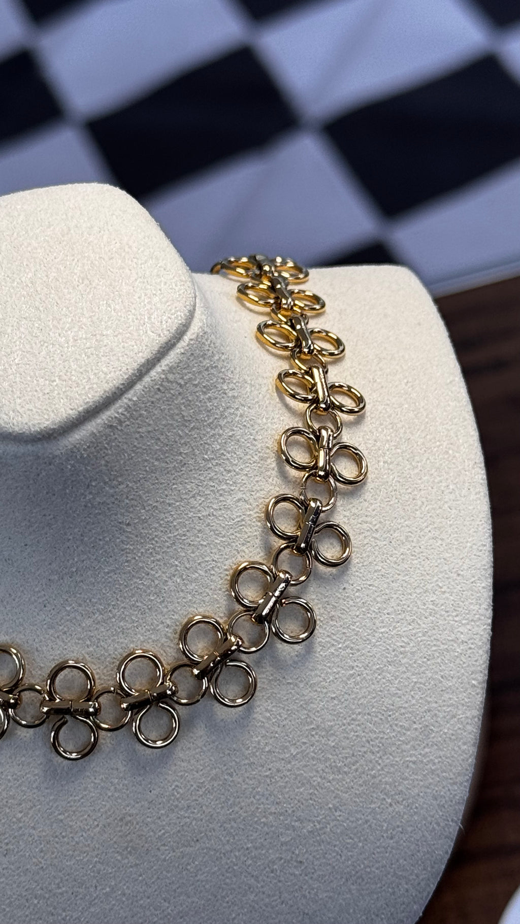 The Bombshell Necklace