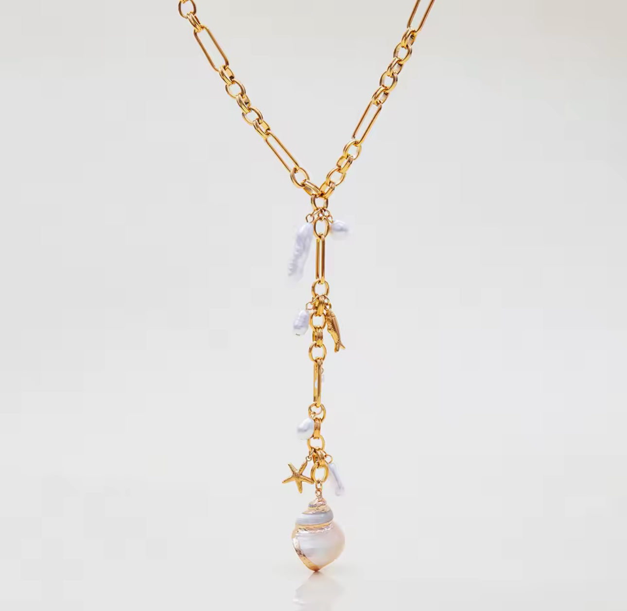 SHELLY CHARM NECKLACE