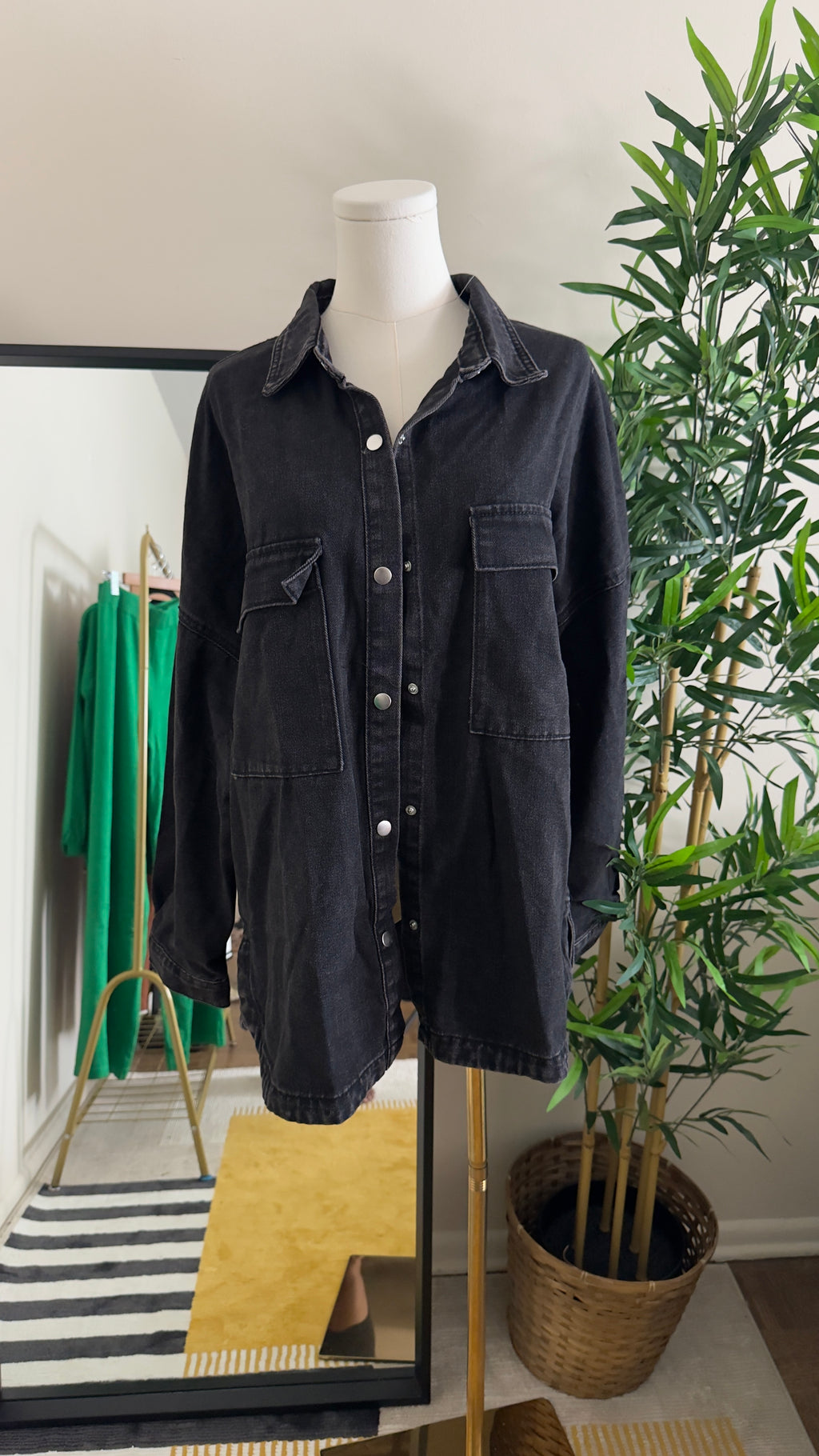 BLACK OVERSIZE WASHED DENIM JACKET